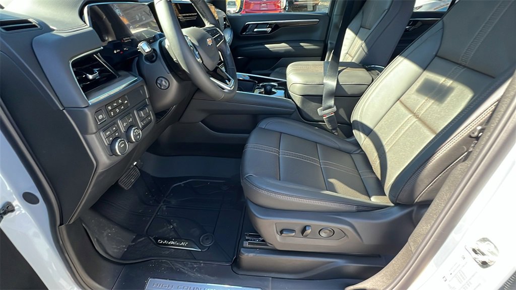 New 2026 Chevrolet Tahoe High Country w/ Sun And Tow Package image 13