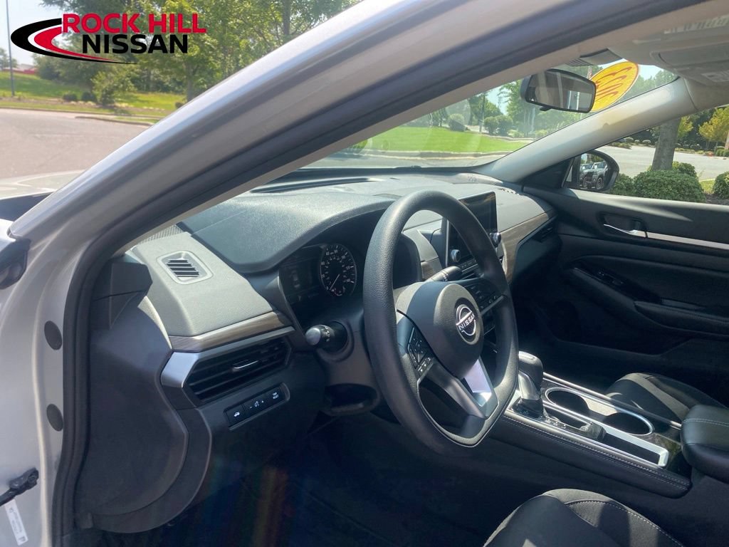Used 2023 Nissan Altima 2.5 SV FWD image 15
