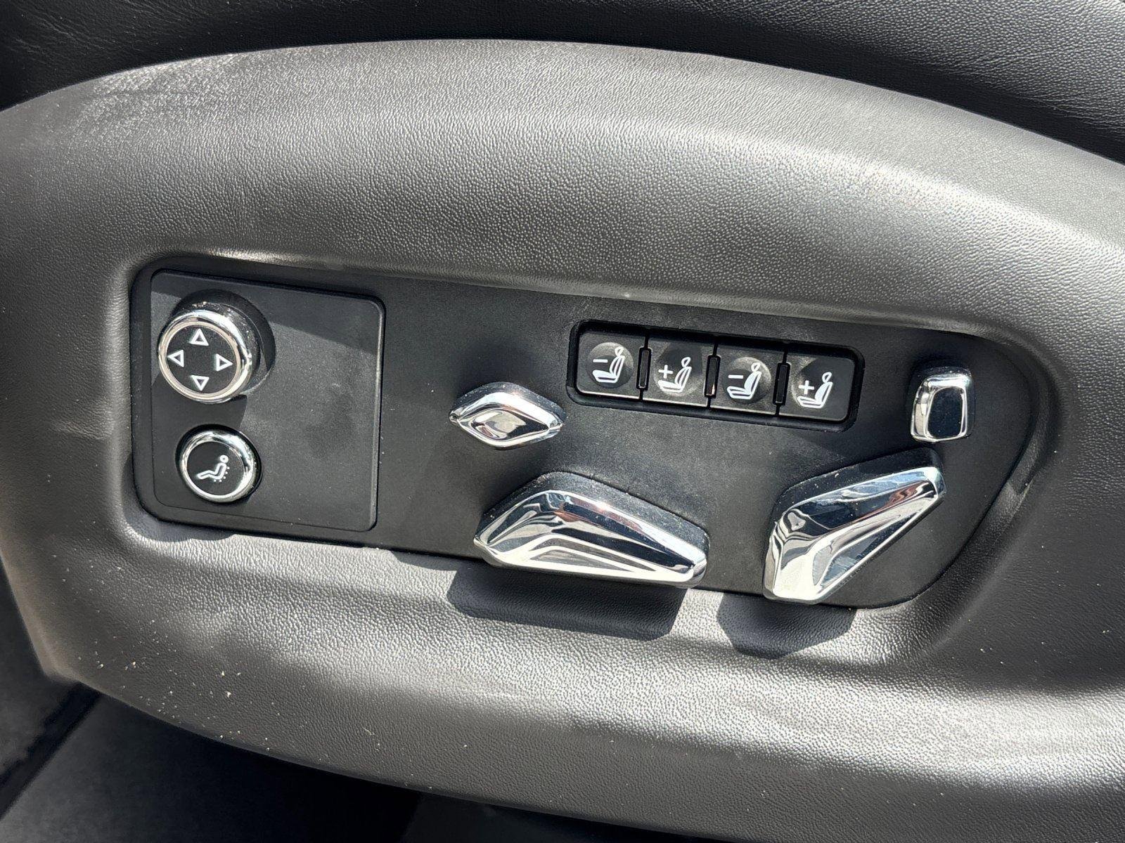 Used 2021 Bentley Flying Spur W12 AWD/4WD image 21