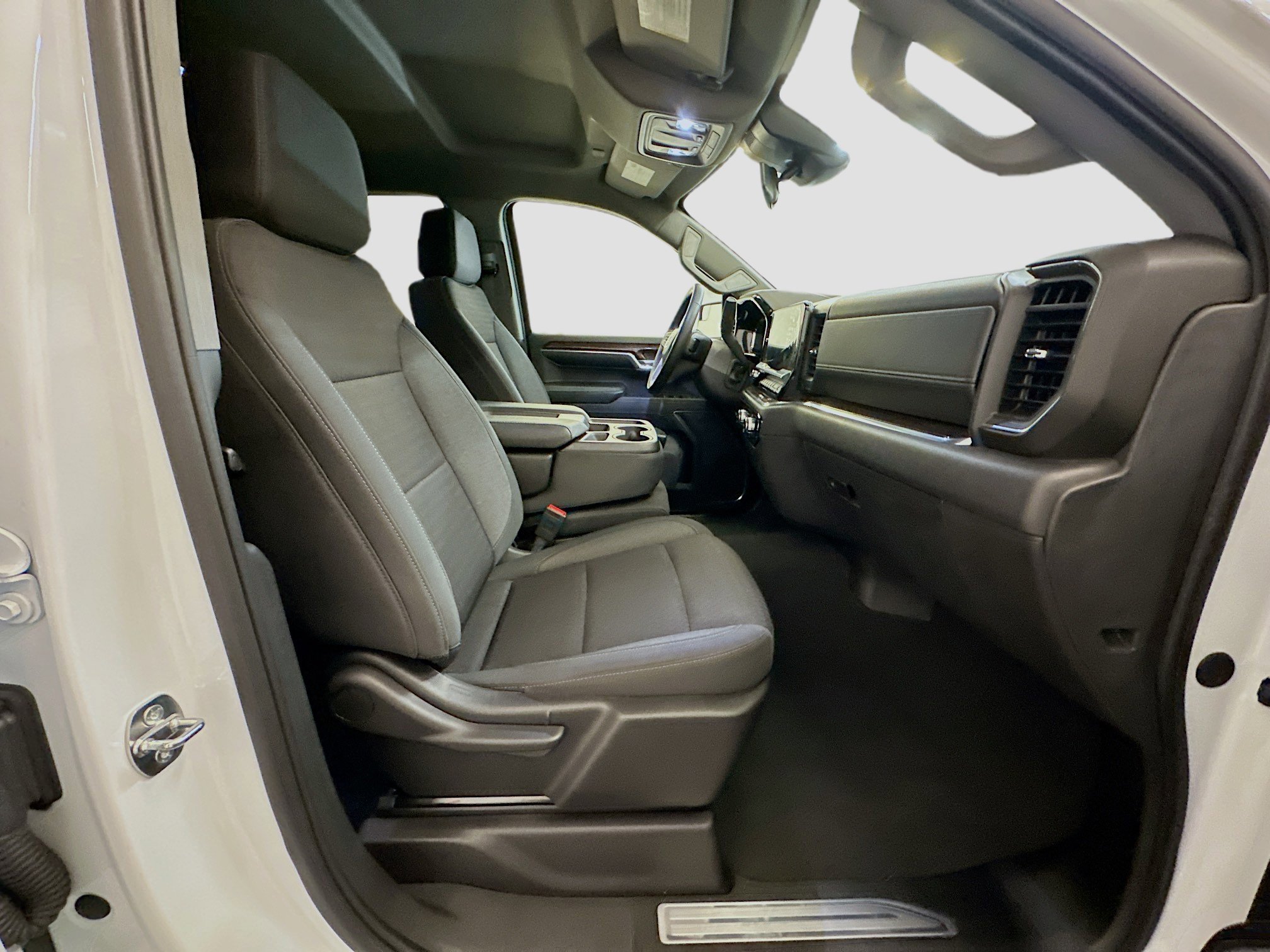 Used 2024 GMC Sierra 1500 Elevation image 32