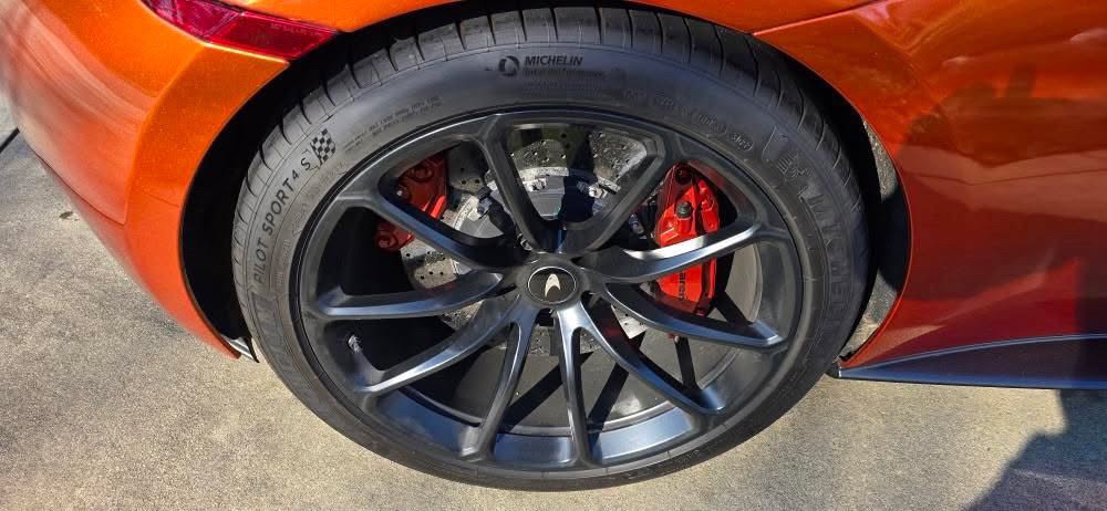 Used 2019 McLaren 570S Spider image 9