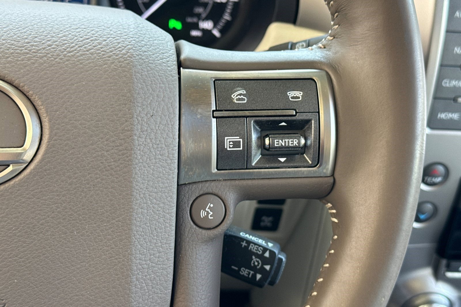 Used 2019 Lexus GX 460 Premium w/ Premium Package AWD/4WD image 32