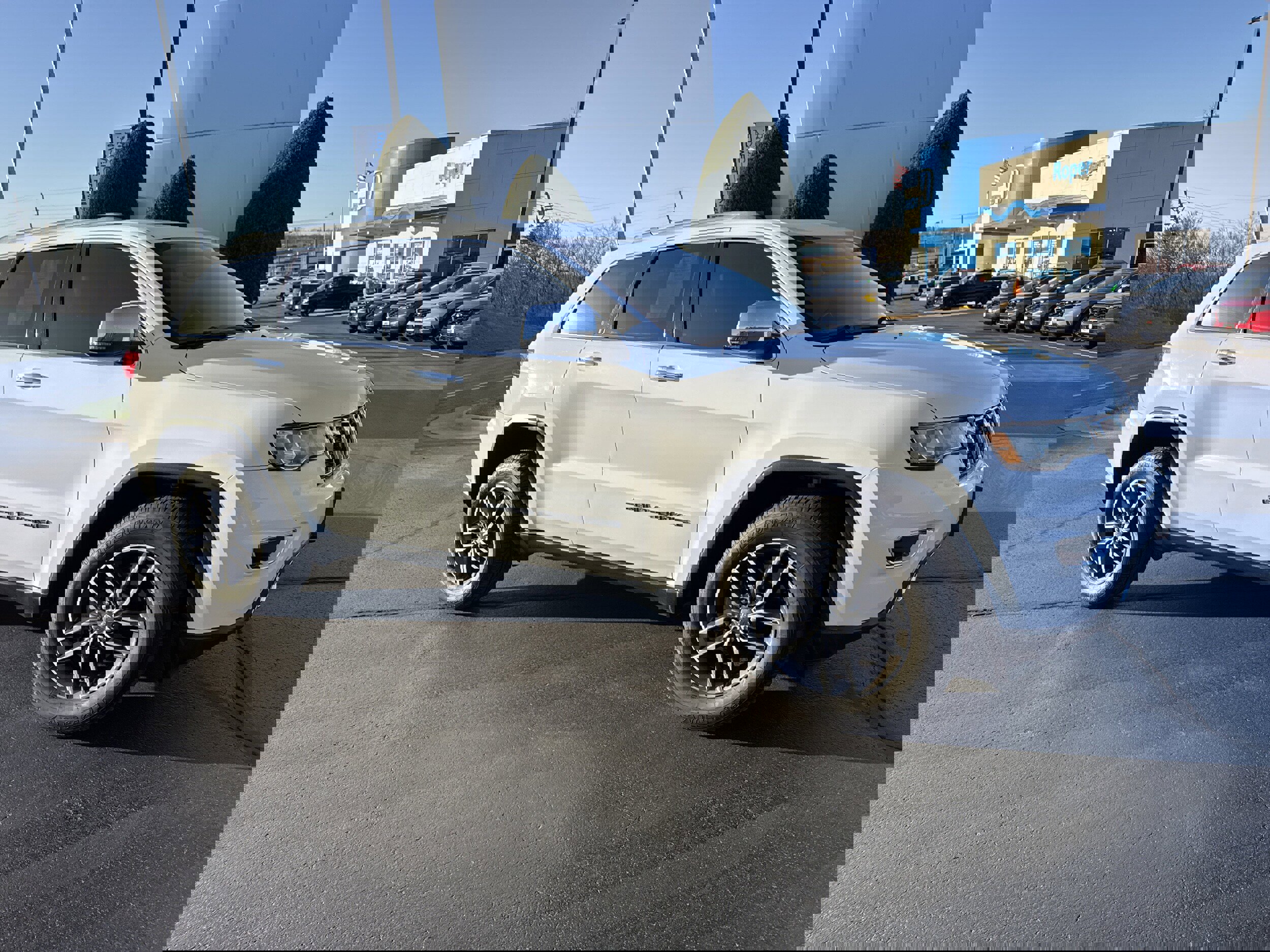 Used 2018 Jeep Grand Cherokee Limited image 1