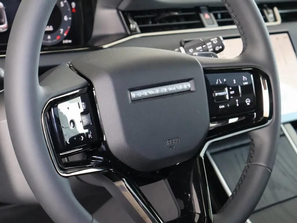 Certified 2026 Land Rover Range Rover Evoque Dynamic SE AWD/4WD image 29