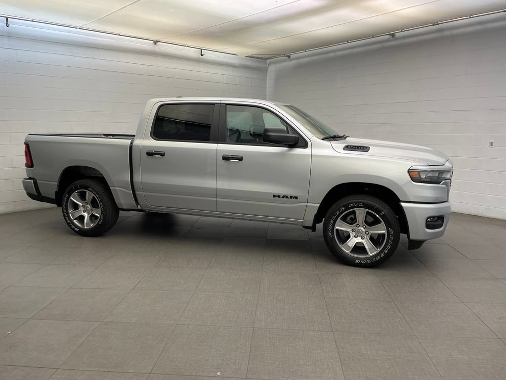 New 2026 RAM 1500 Express RWD image 2