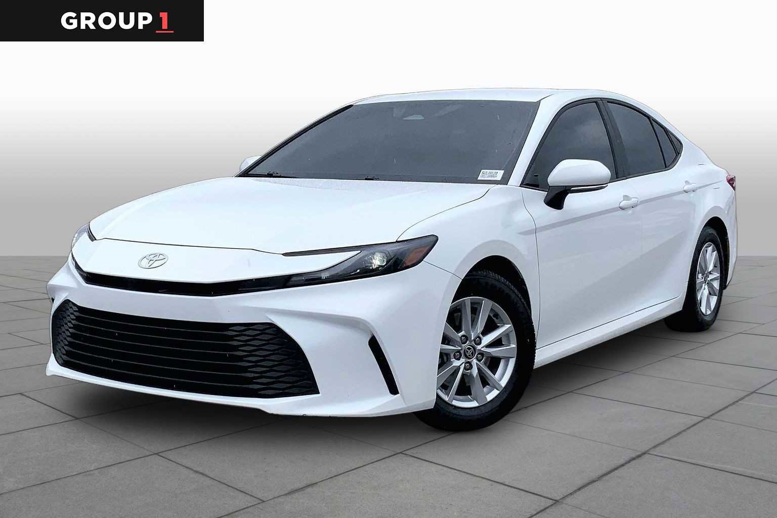 Used 2025 Toyota Camry LE w/ Convenience Package FWD image 1