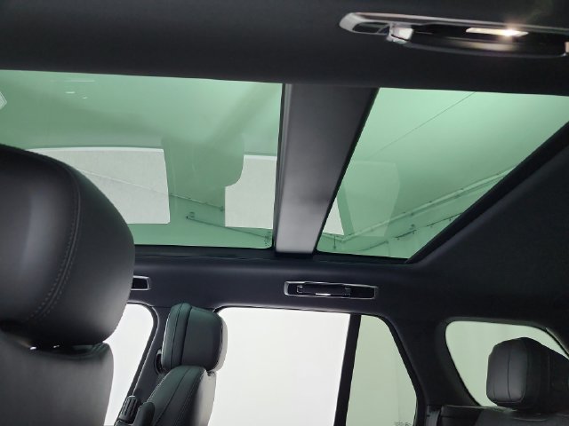 New 2026 Land Rover Range Rover SE AWD/4WD image 30