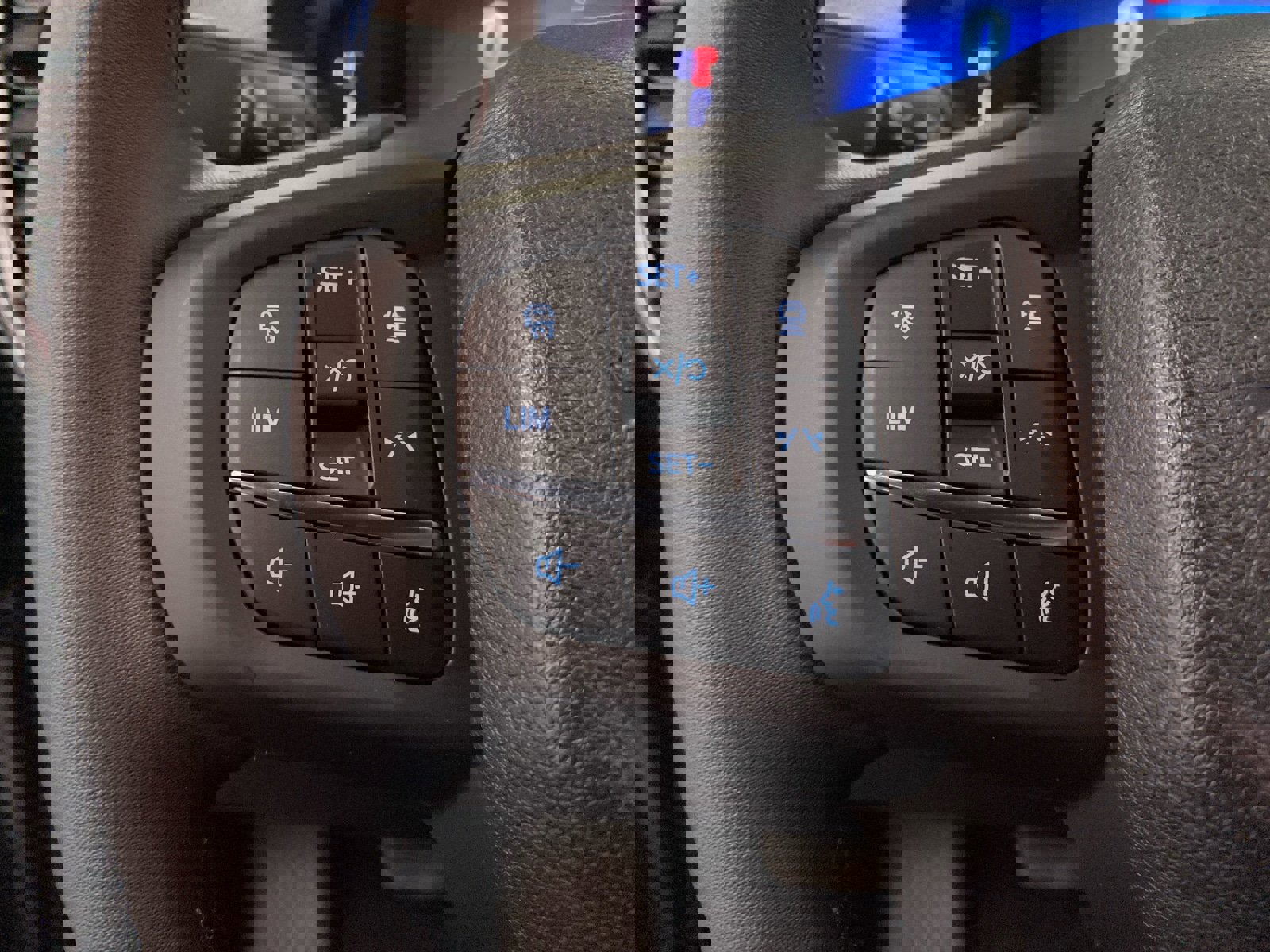 New 2025 Ford Ranger XLT w/ Equipment Group 301A High image 19