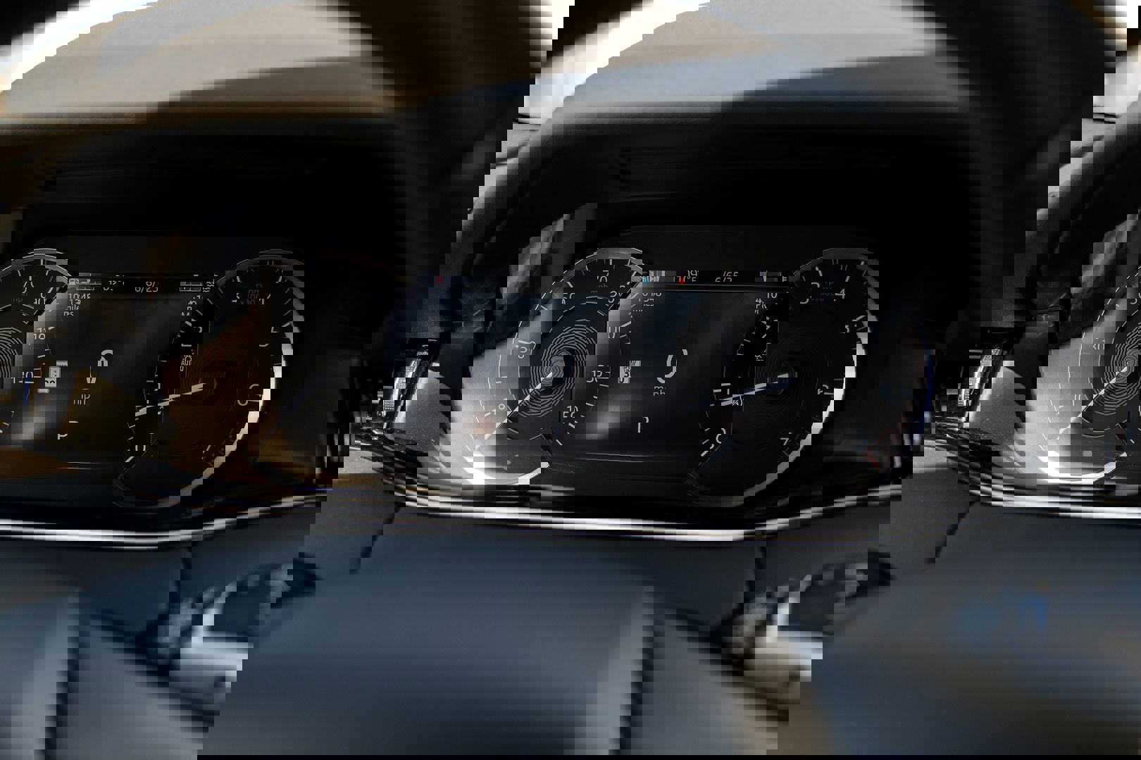 Used 2021 Land Rover Range Rover Evoque R-Dynamic S image 15