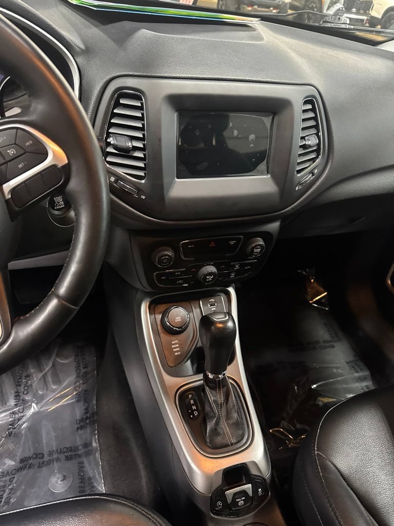 Used 2017 Jeep Compass Latitude w/ Popular Equipment Group AWD/4WD image 9