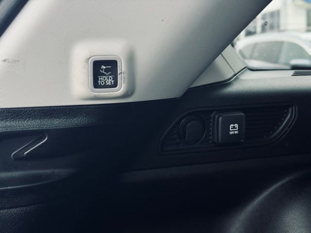 Certified 2024 Jeep Grand Cherokee Limited w/ Black Appearance Package AWD/4WD image 11