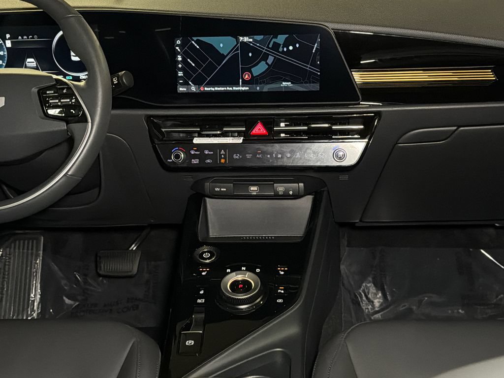 Certified 2023 Kia Niro Wind w/ Wind Preserve Package FWD image 18