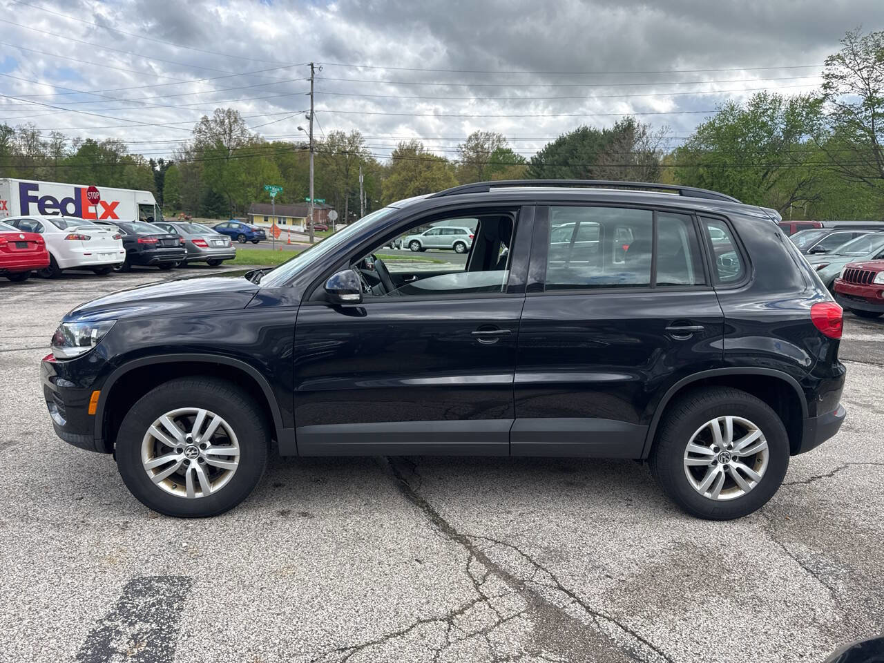 Used 2015 Volkswagen Tiguan S FWD image 4