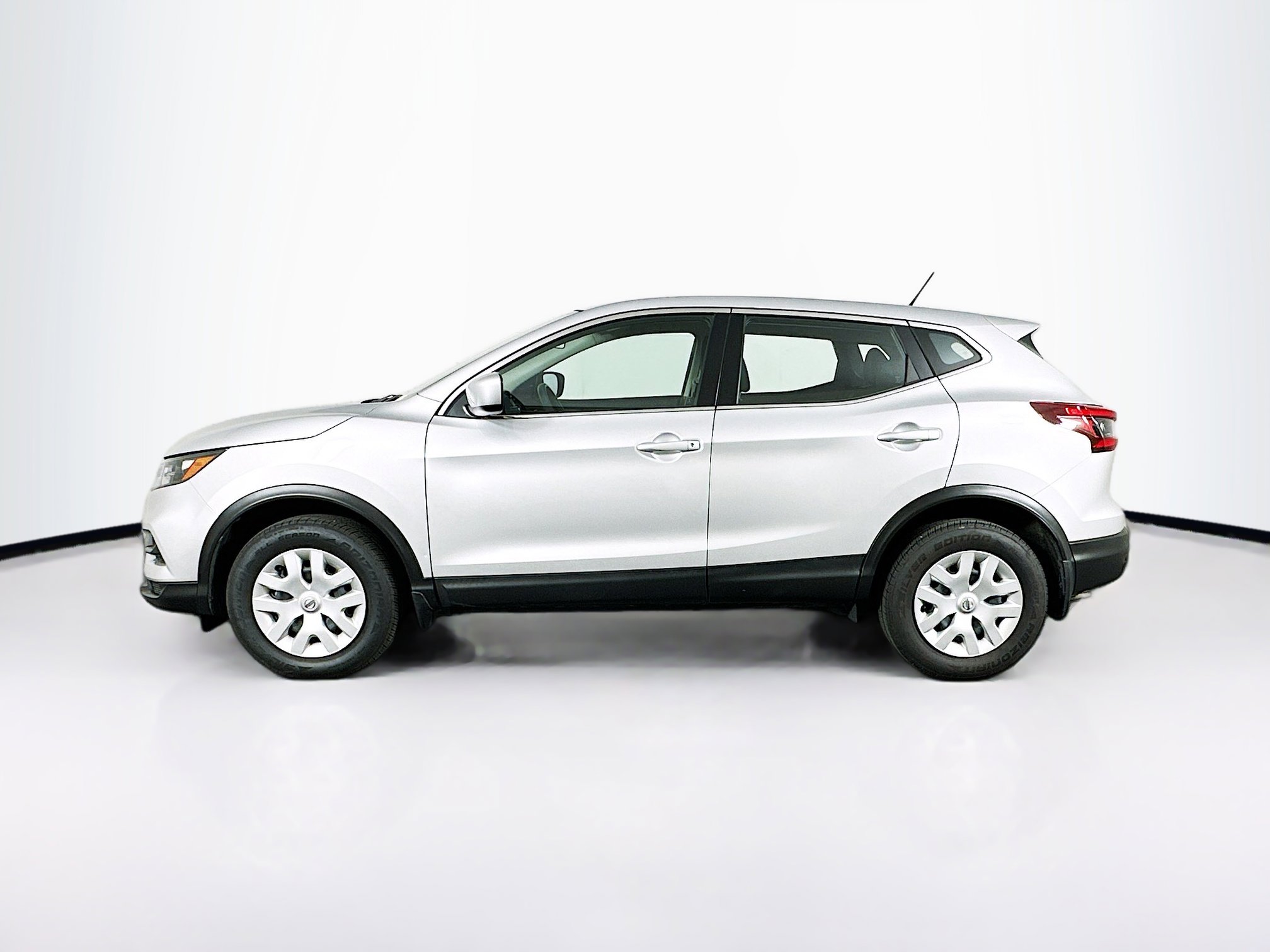Used 2020 Nissan Rogue Sport S image 4