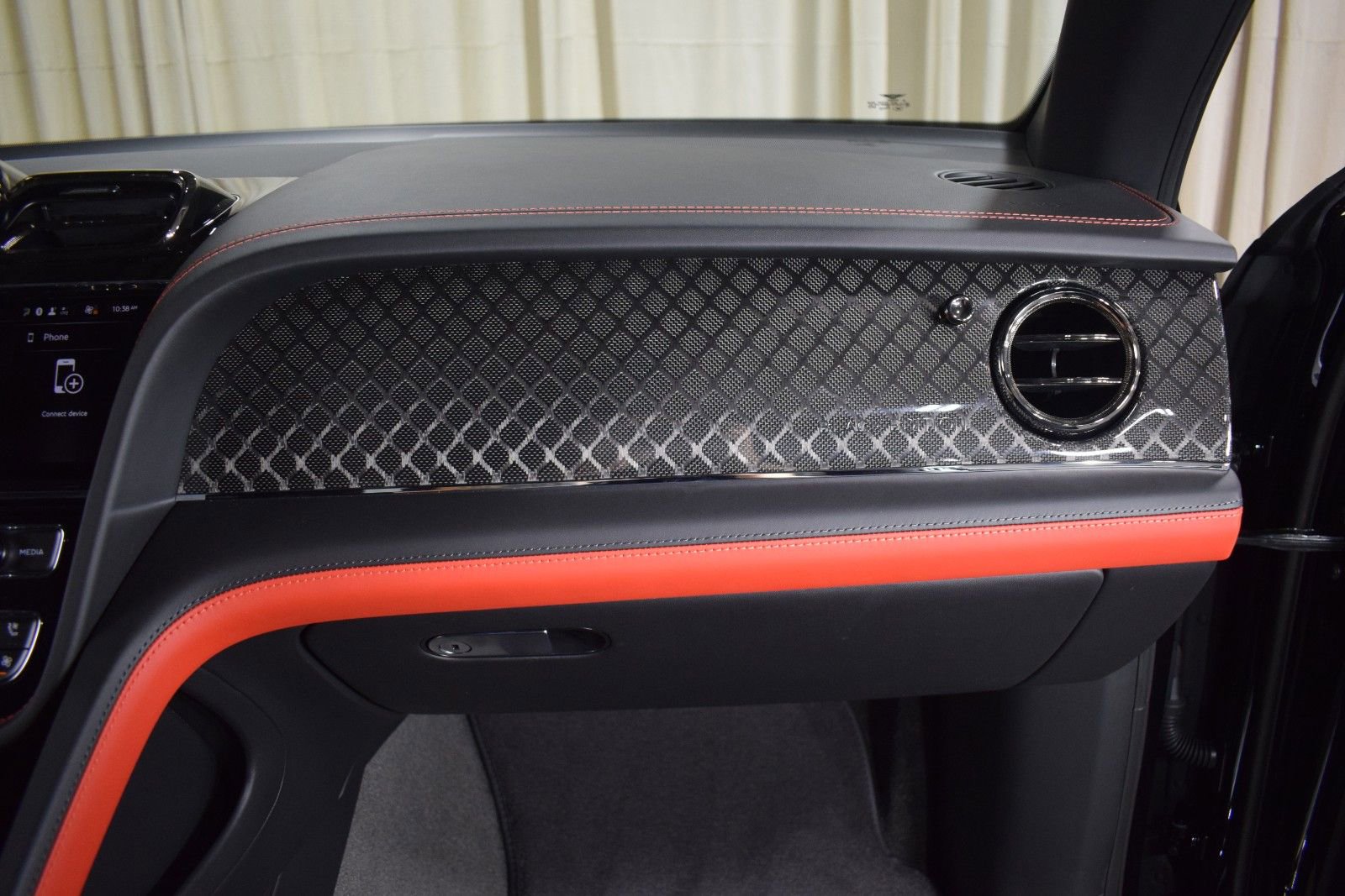 New 2025 Bentley Bentayga AWD/4WD image 26