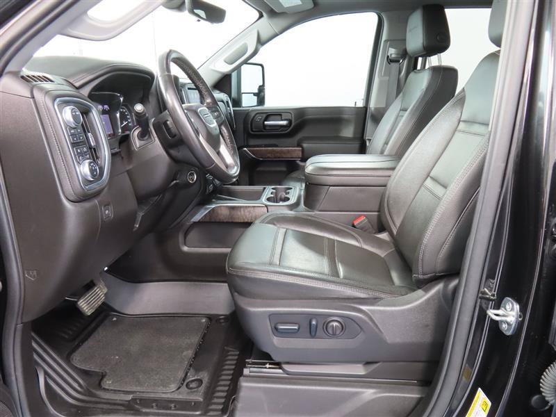 Used 2023 GMC Sierra 2500 Denali w/ Denali Black Diamond Edition AWD/4WD image 13