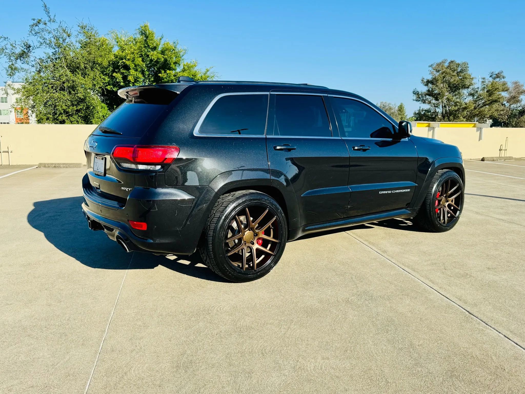 Used 2014 Jeep Grand Cherokee SRT8 w/ Luxury Group II AWD/4WD image 24