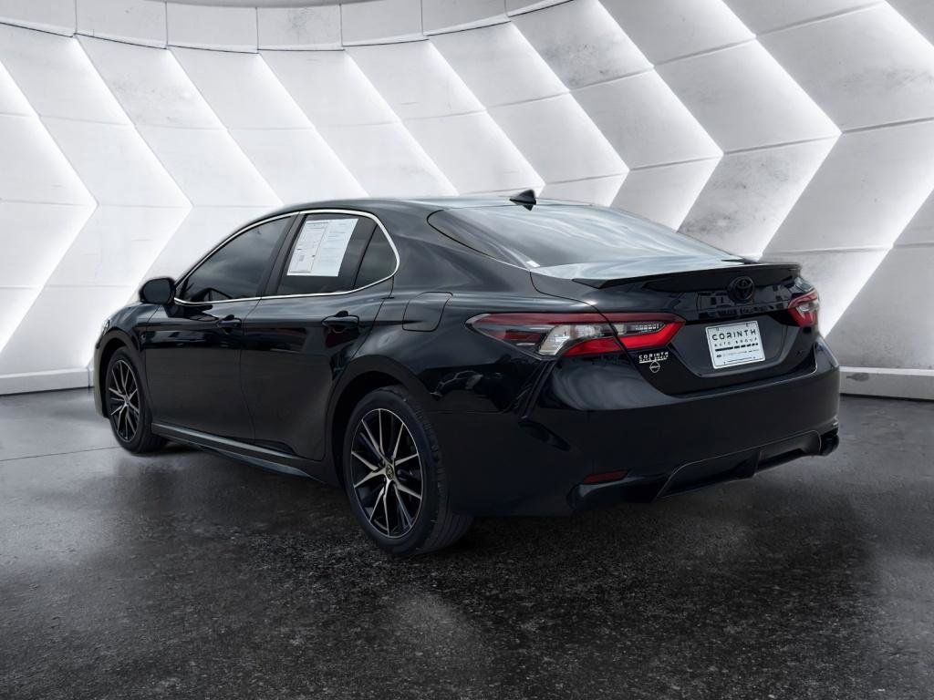 Used 2023 Toyota Camry SE image 5