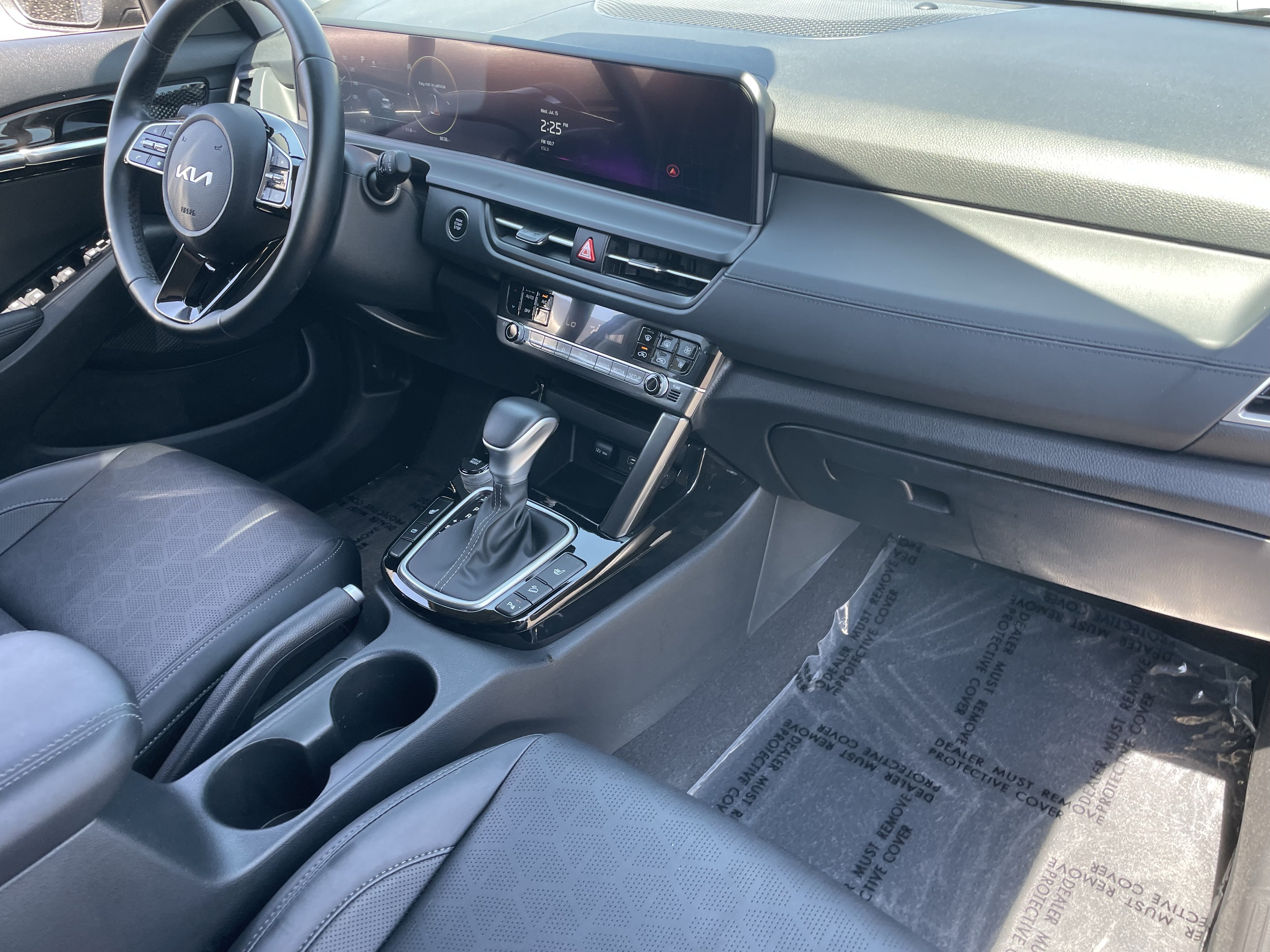 Certified 2025 Kia Seltos EX w/ EX Sunroof Package FWD image 10