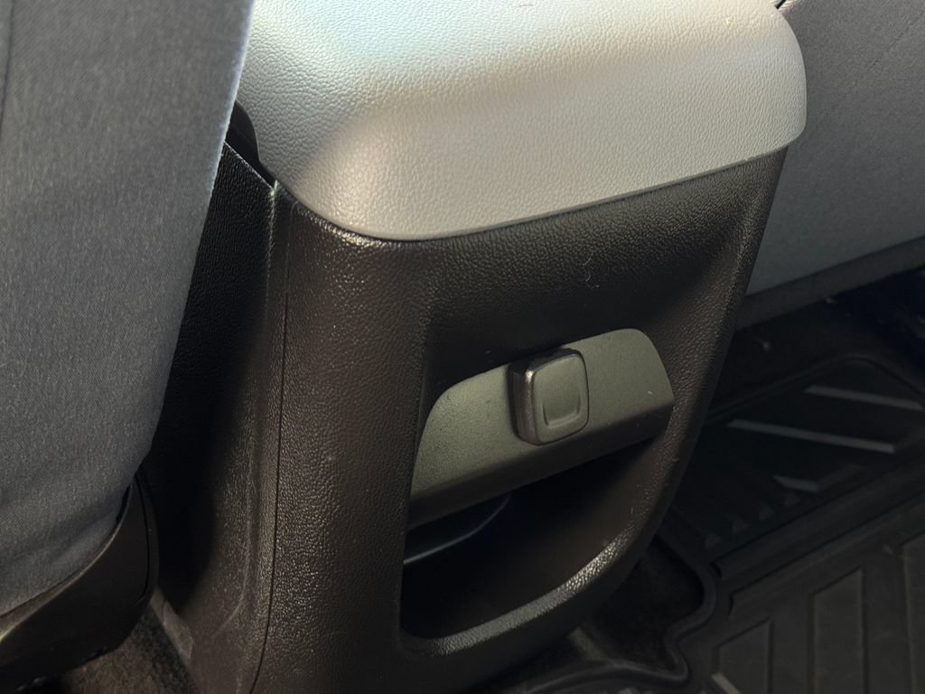 Used 2018 Chevrolet Colorado W/T RWD image 24