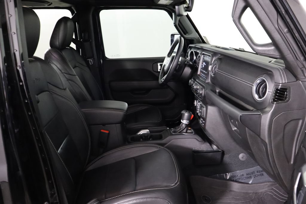 Used 2023 Jeep Wrangler Unlimited Sahara w/ Cold Weather Group AWD/4WD image 18