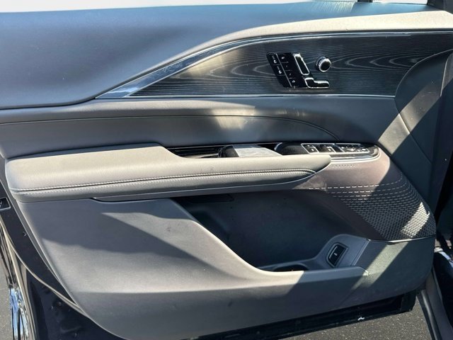 Certified 2024 Cadillac Lyriq Luxury AWD/4WD image 27