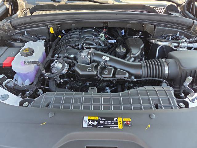 New 2025 Jeep Grand Cherokee Limited w/ Black Appearance Package image 44