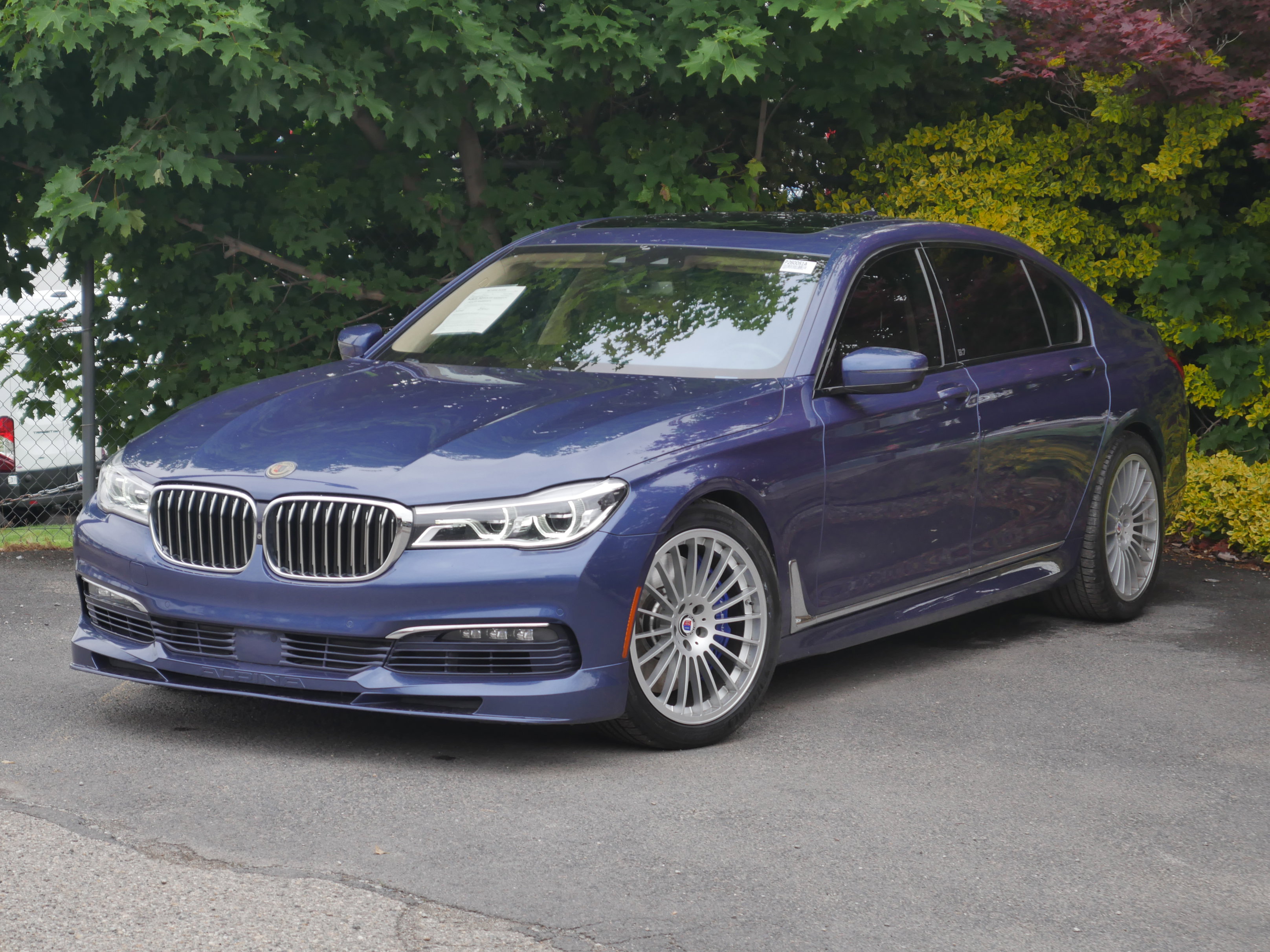 Used 2017 BMW ALPINA B7 xDrive AWD/4WD image 2