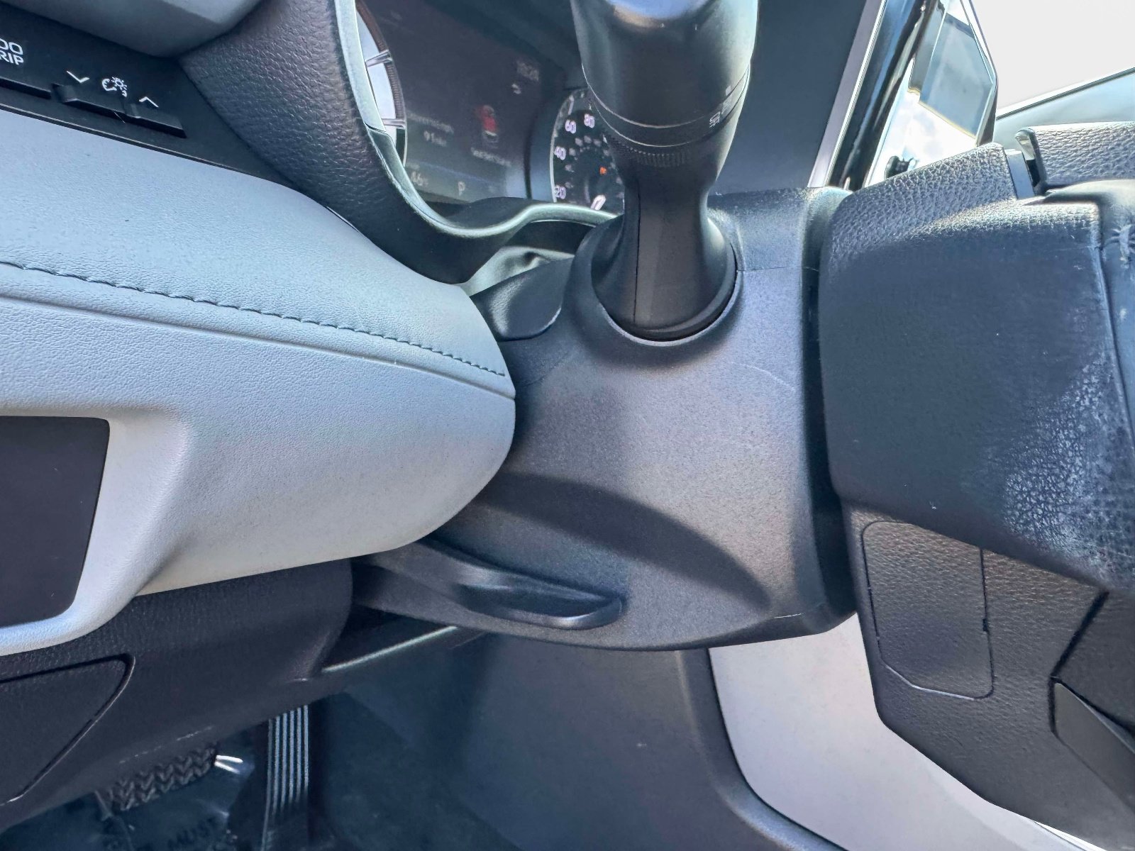 Used 2023 Toyota Highlander XLE image 22