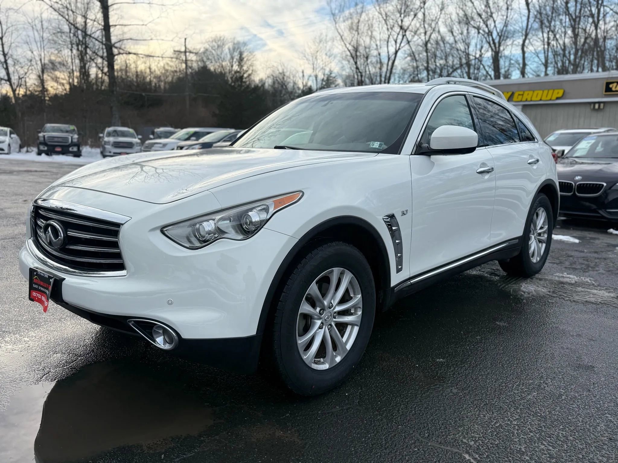 Used 2016 INFINITI QX70 3.7 Sport Utility 4D w/ Premium Package image 9