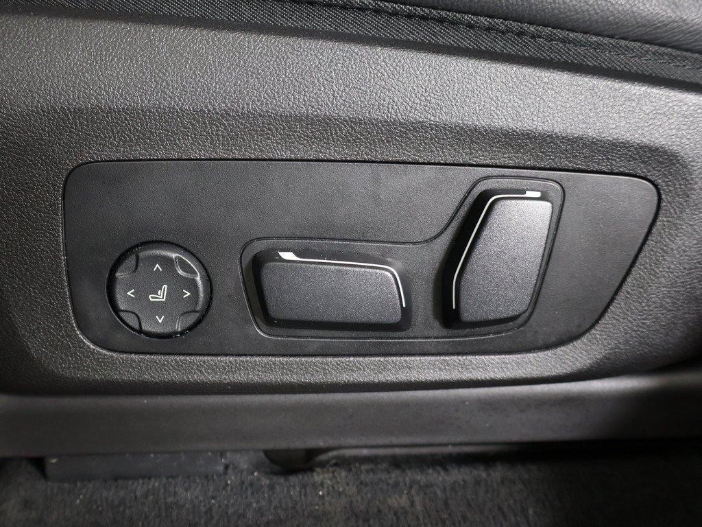 Used 2025 BMW X4 xDrive30i AWD/4WD image 37
