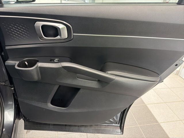 Used 2024 Kia Sorento S FWD image 12