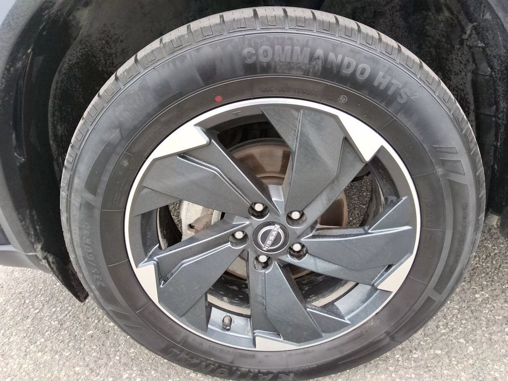 Used 2024 Nissan Rogue SV AWD/4WD image 10