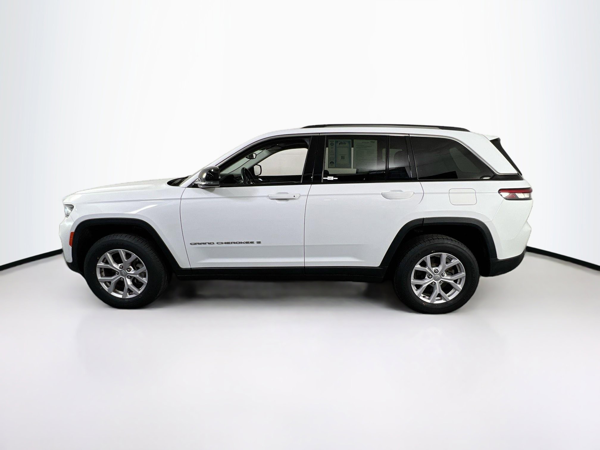 Used 2022 Jeep Grand Cherokee Limited image 8