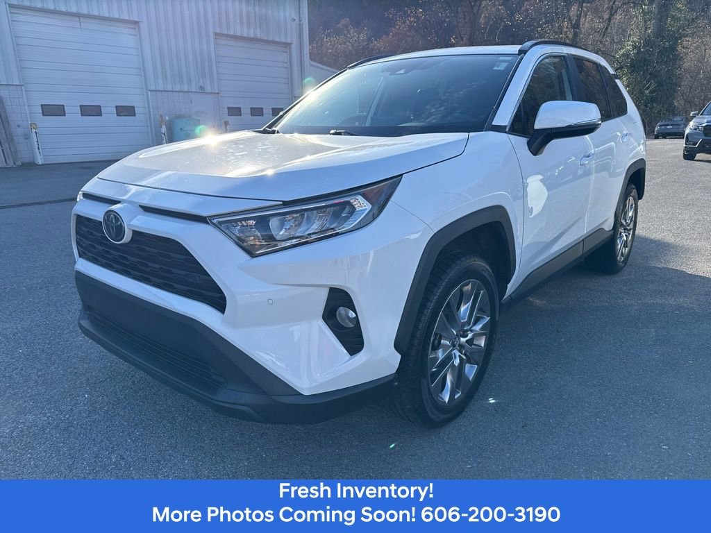 Used 2020 Toyota RAV4 XLE Premium image 1