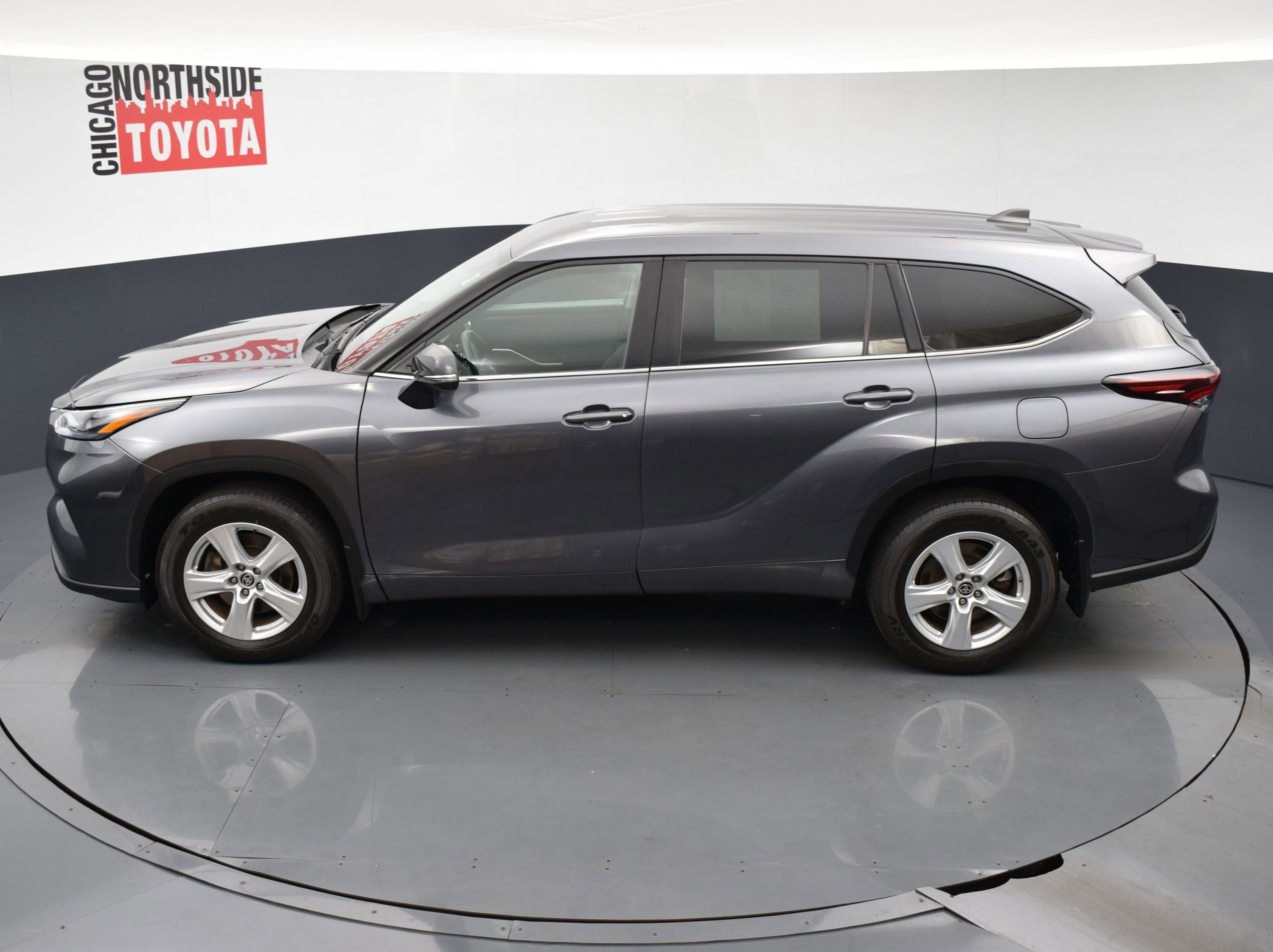 Used 2024 Toyota Highlander LE image 20
