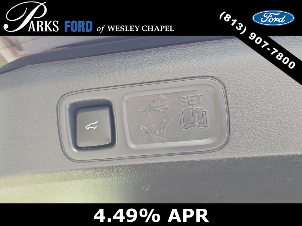 Certified 2024 Ford Expedition Platinum RWD image 9