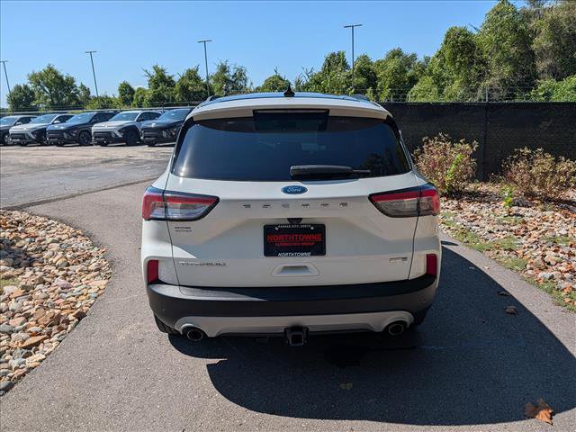 Used 2020 Ford Escape Titanium AWD/4WD image 4
