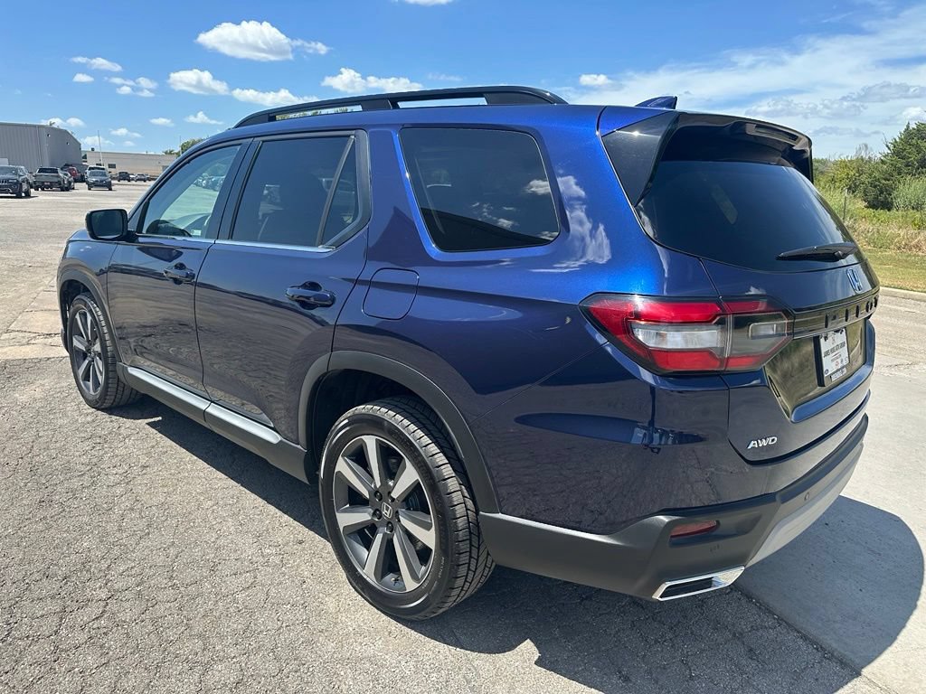 Used 2023 Honda Pilot Touring image 7