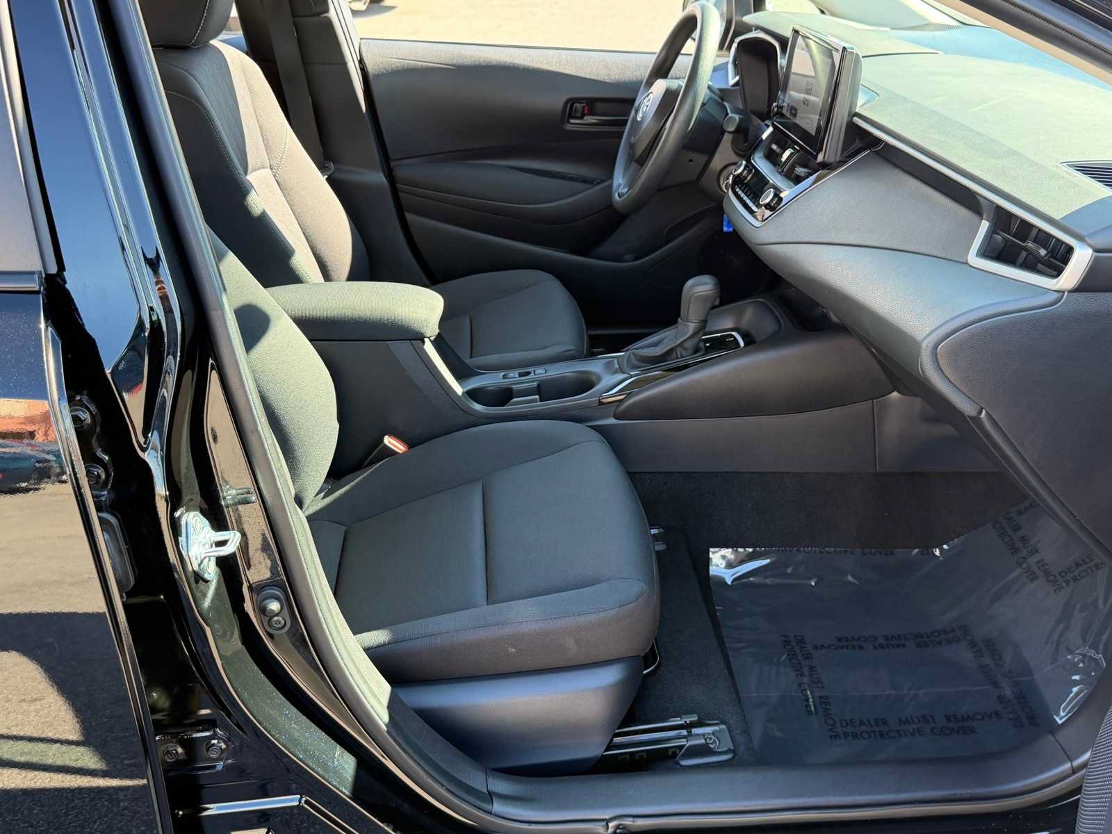 Used 2025 Toyota Corolla LE FWD image 29