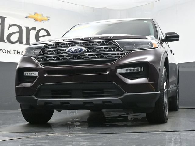 Used 2023 Ford Explorer XLT w/ Equipment Group 202A AWD/4WD image 4