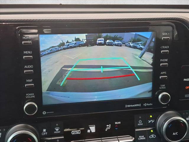 Used 2021 Toyota Highlander XSE FWD image 10