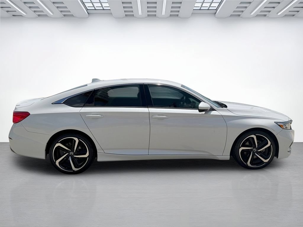 Used 2019 Honda Accord Sport image 2
