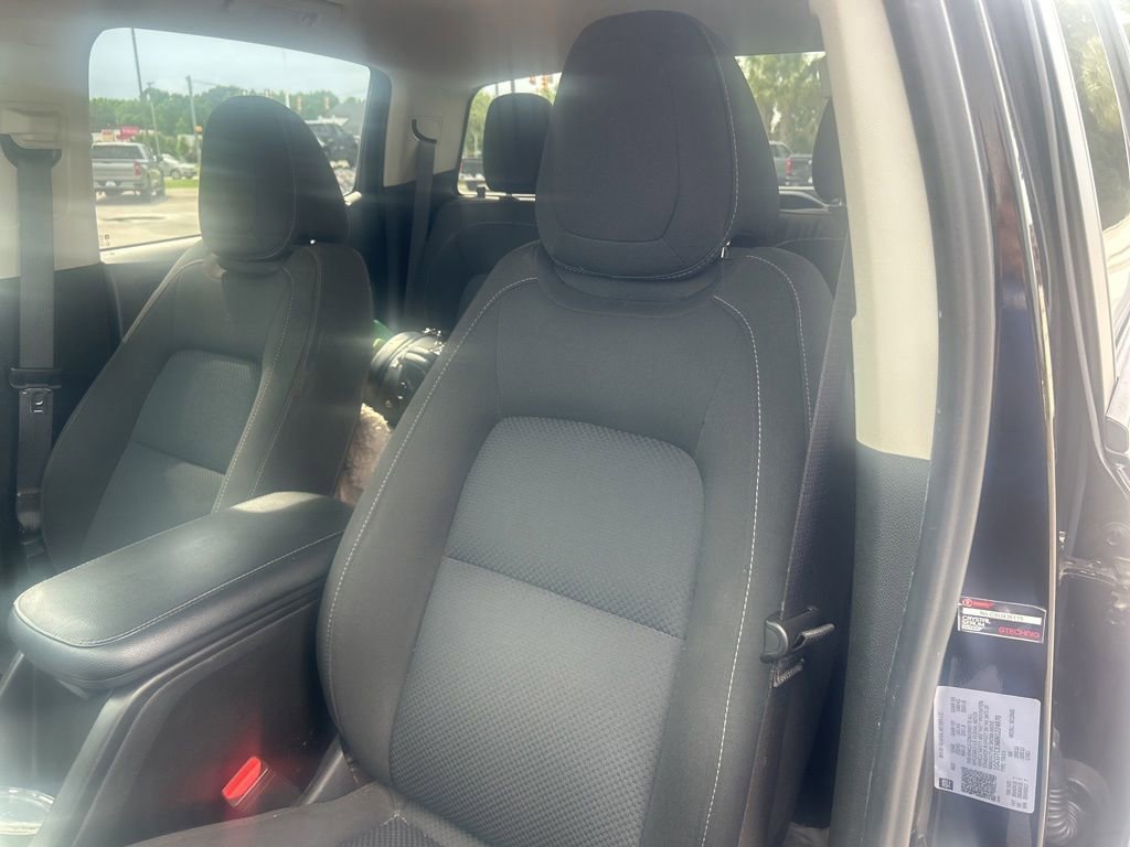 Used 2022 Chevrolet Colorado LT AWD/4WD image 9