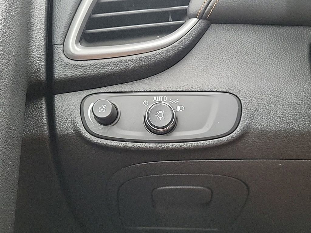 Used 2021 Chevrolet Trax LS image 27