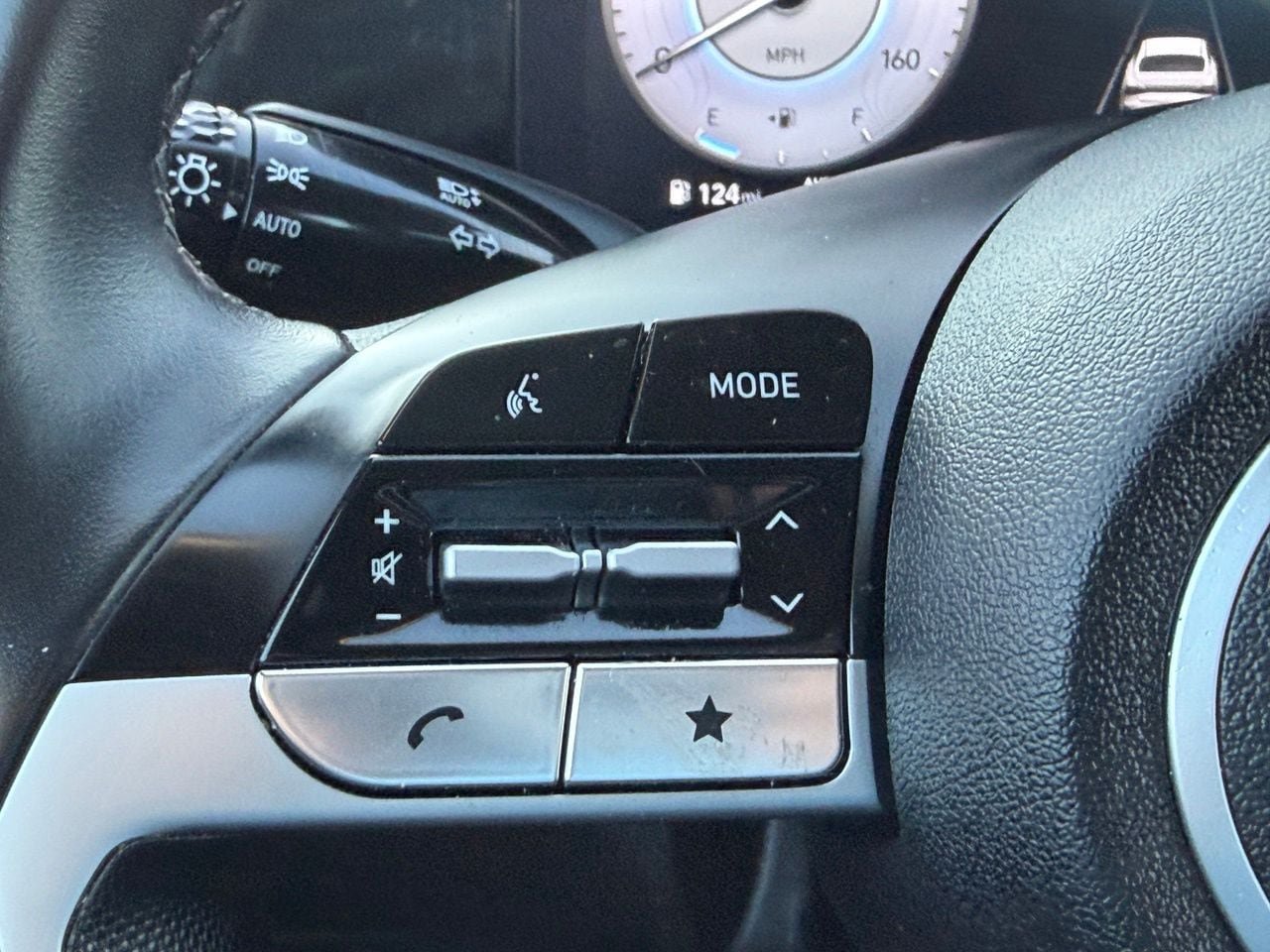 Used 2025 Hyundai Elantra SEL FWD image 17