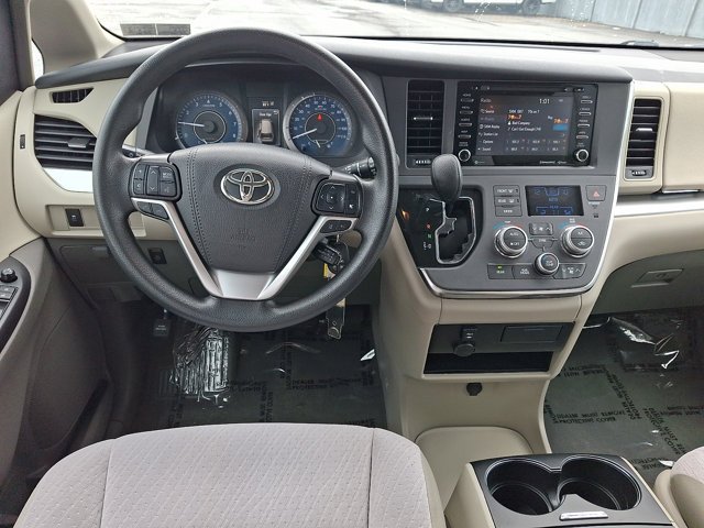 Used 2019 Toyota Sienna LE FWD image 12