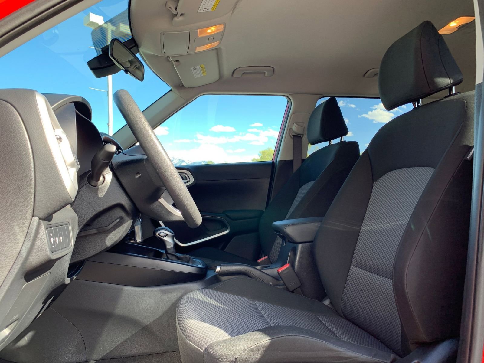 Used 2025 Kia Soul LX w/ LX Technology Package image 24