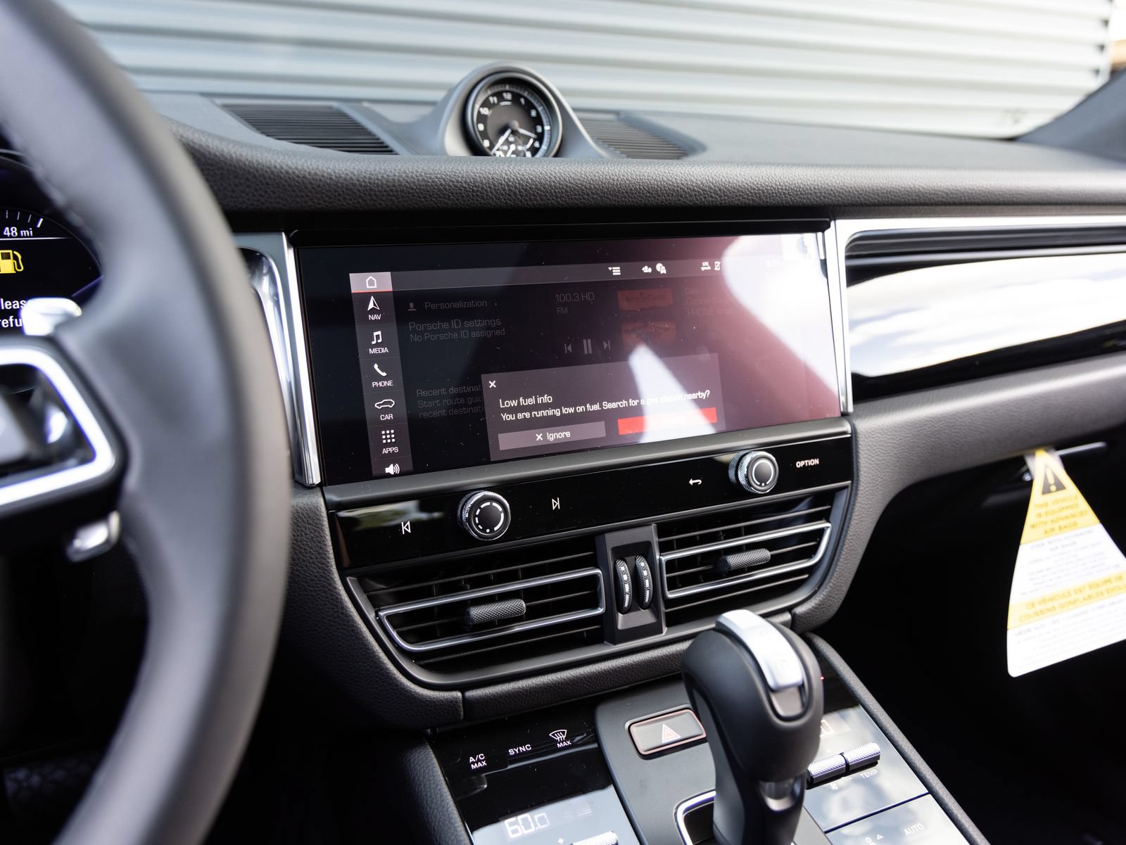 Certified 2026 Porsche Macan AWD/4WD image 15