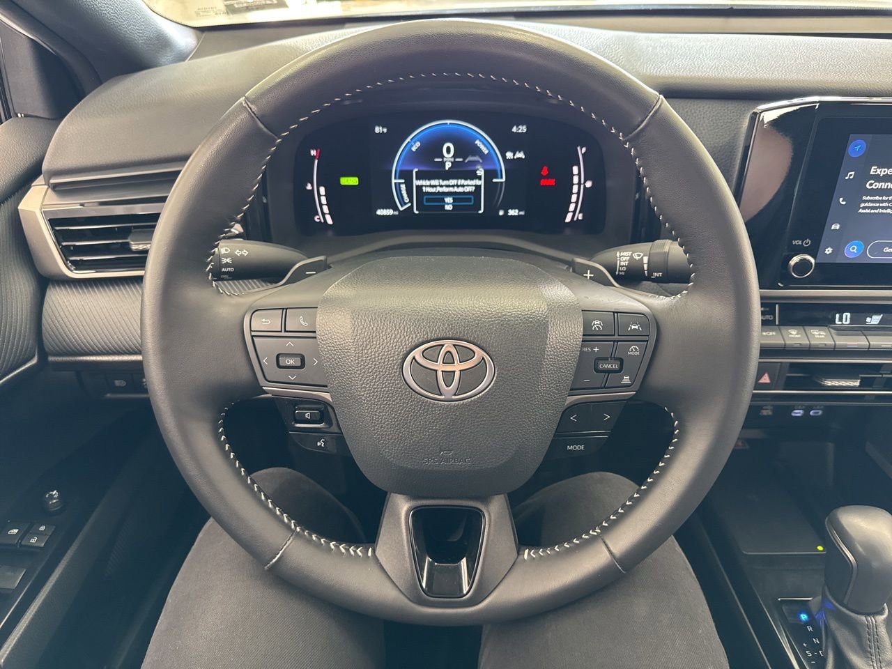 Used 2025 Toyota Camry SE w/ Convenience Package image 17